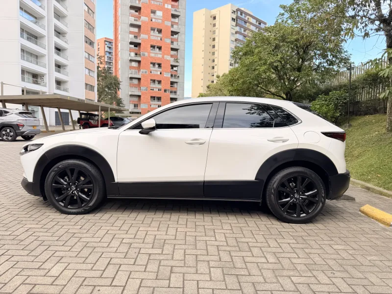 Mazda CX-30 Híbrida foto 2