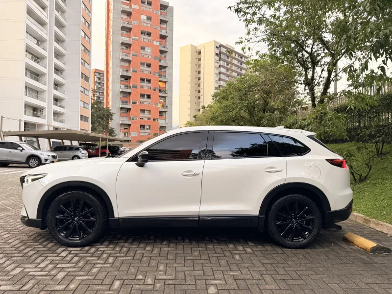 Interior Mazda CX-9 - cuero Nappa, Bose y climatización trizonal