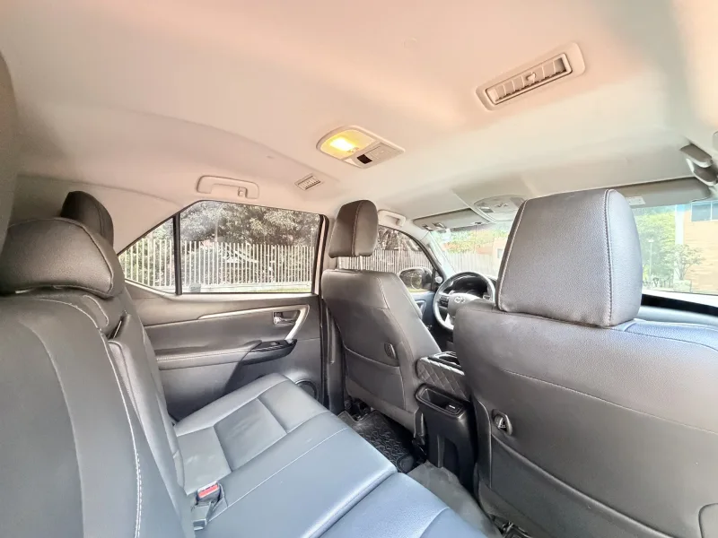 Toyota Fortuner Diésel Blanca 2024 foto 6