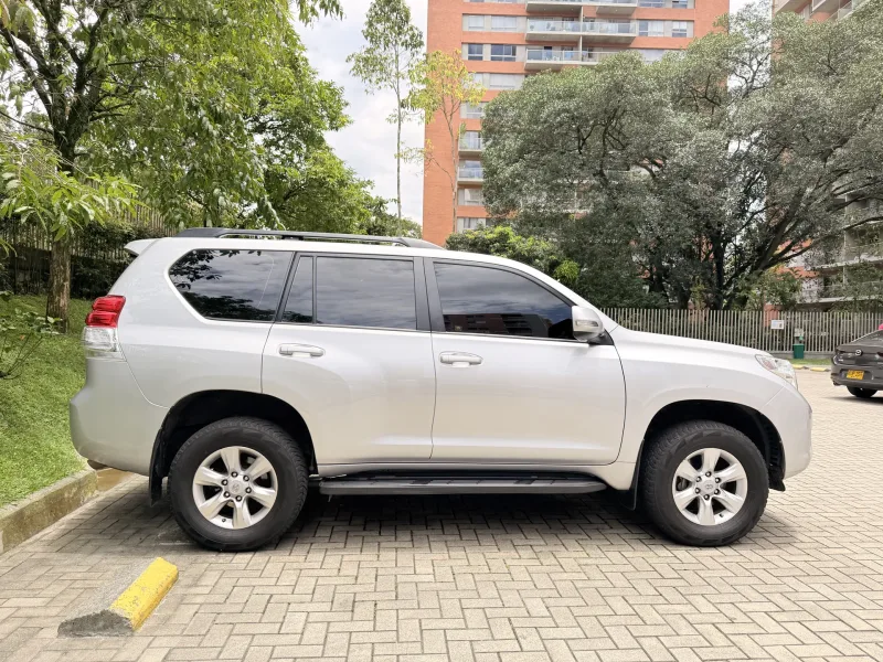 Toyota Land Cruiser Prado TXL foto 8